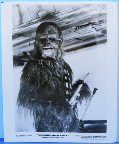 Press Still Photo Star Wars Empire Strikes Back #23 - Chewbacca in front of Falcon